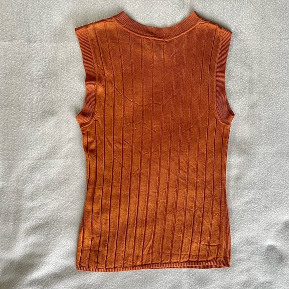 St. John Rib Knit Crewneck Shell - Picture 2 of 6